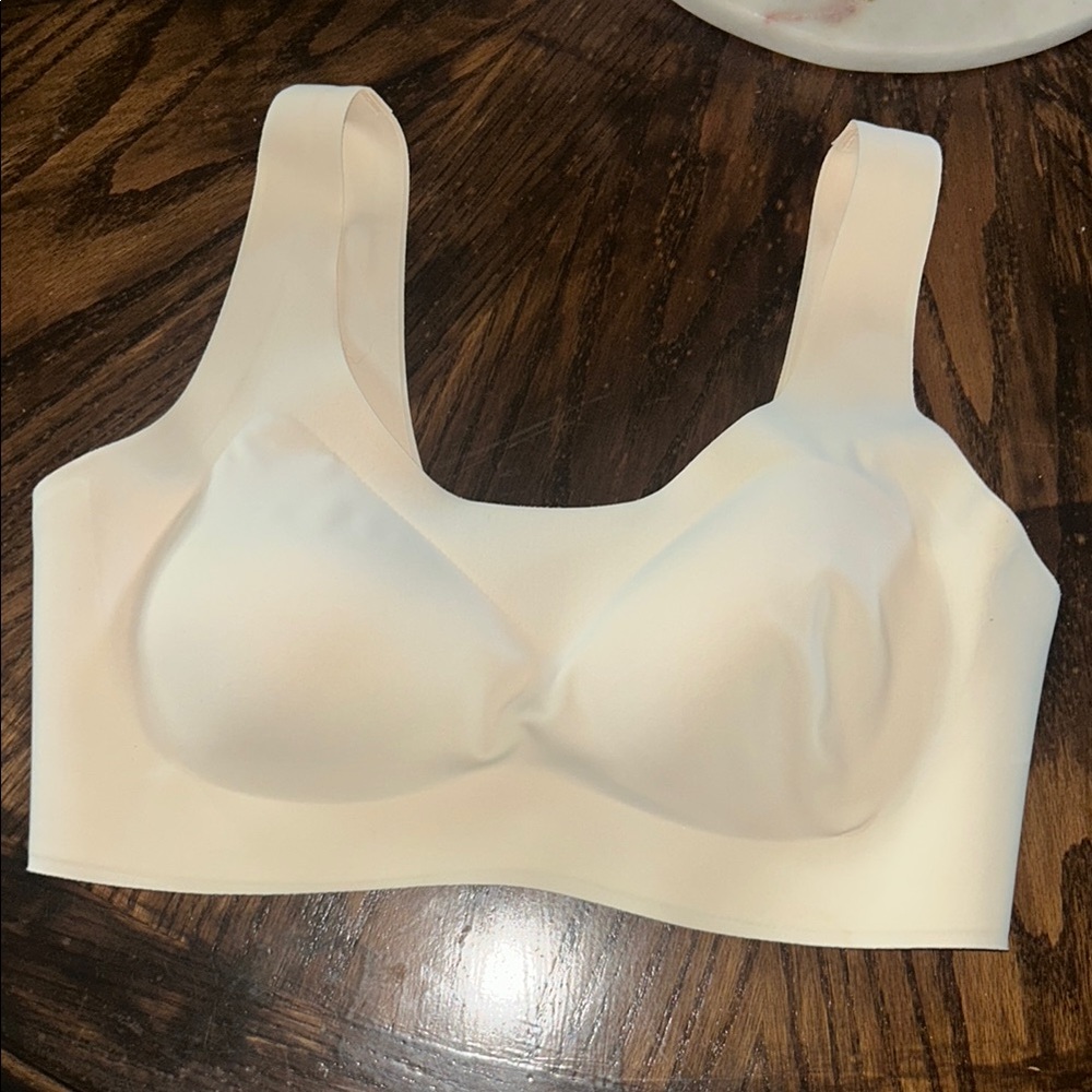 Cream Seamless Bra for Everyday Comfort